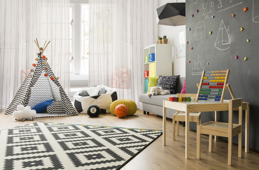 Pour les jeux dans l'appartement, vous pouvez faire une tente pour l'enfant dans laquelle son espace sera Pour les jeux dans l'appartement, vous pouvez faire une tente pour l'enfant dans laquelle son espace sera