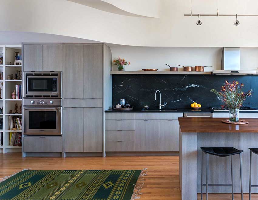 Os fornos a gás embutidos podem ser colocados em diferentes alturas e em qualquer lugar Os fornos a gás embutidos podem ser colocados em diferentes alturas e em qualquer lugar