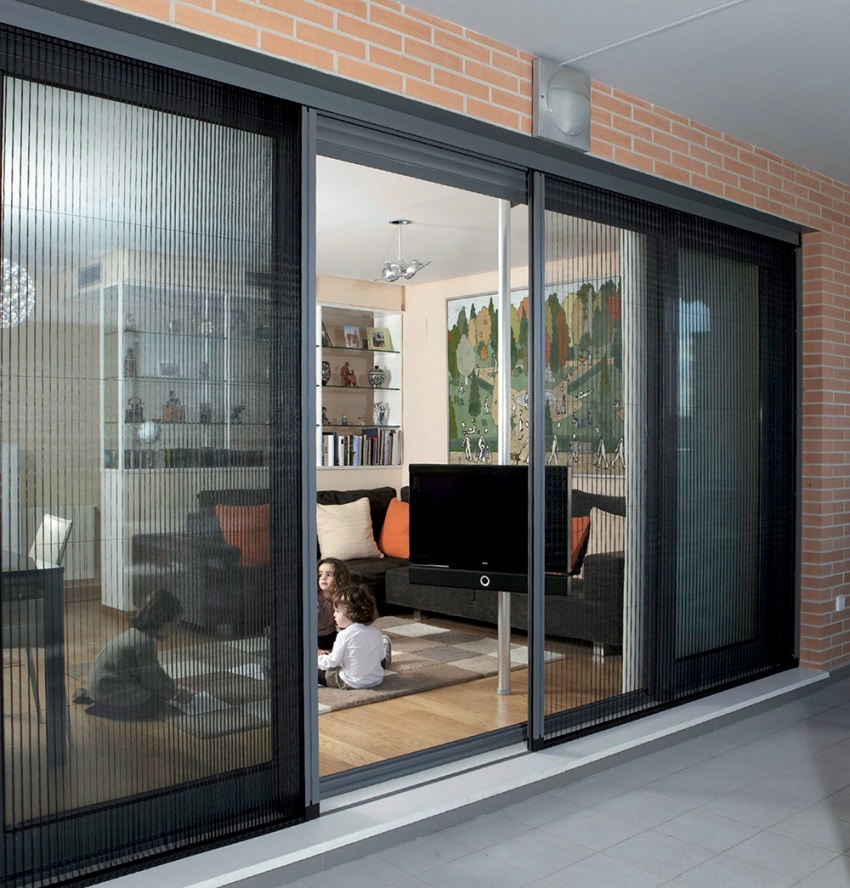 Syarikat Rusia May menghasilkan kelambu gelongsor, gulung dan bingkai berkualiti tinggi Syarikat Rusia May menghasilkan kelambu gelongsor, gulung dan bingkai berkualiti tinggi