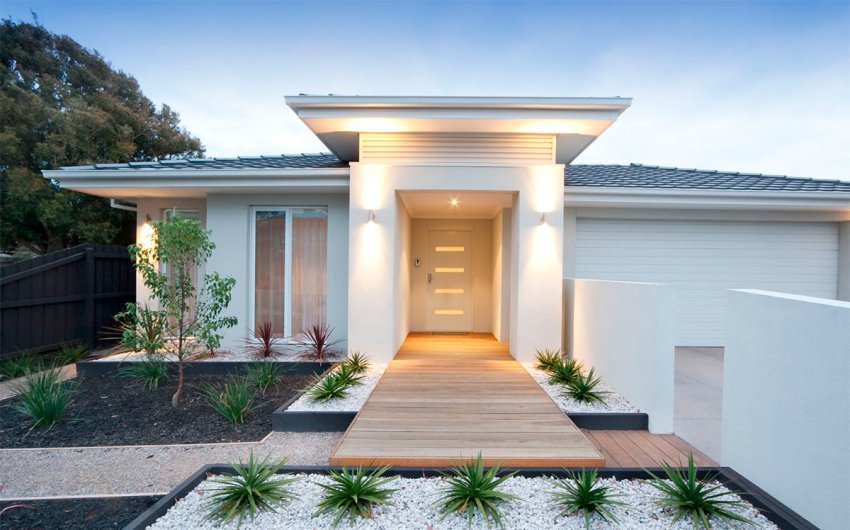 Un jardin avant de style moderne est souvent décoré de pierres naturelles, ainsi que de chemins de décrochage Un jardin avant de style moderne est souvent décoré de pierres naturelles, ainsi que de chemins de décrochage