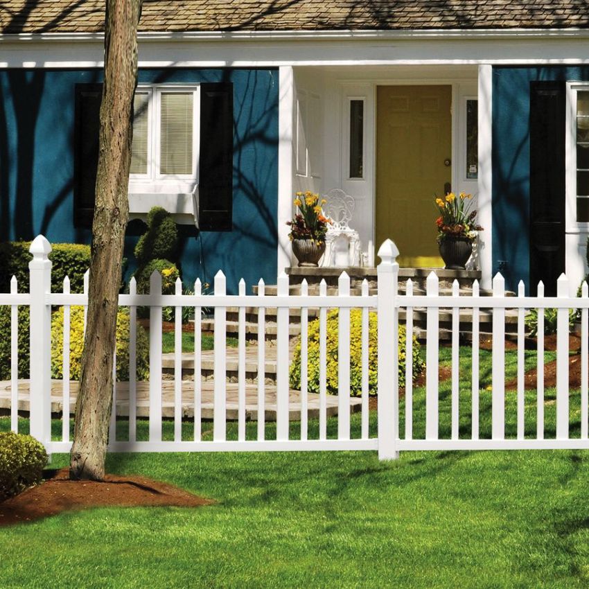 La clôture de jardin avant la plus primitive qui puisse être utilisée est une clôture de piquetage La clôture de jardin avant la plus primitive qui puisse être utilisée est une clôture de piquetage