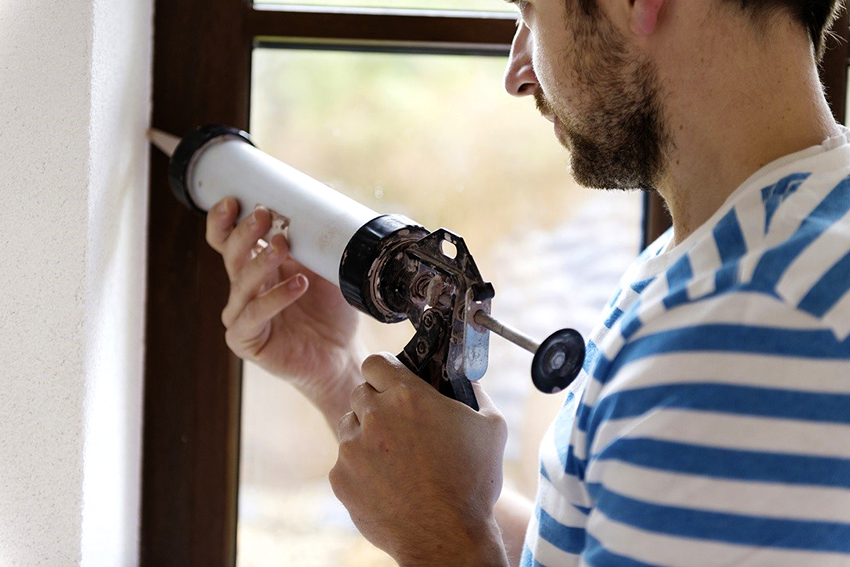 Vatrootporna pjena sadrži katalizatore, puhala, stabilizatore i plin Vatrootporna pjena sadrži katalizatore, puhala, stabilizatore i plin