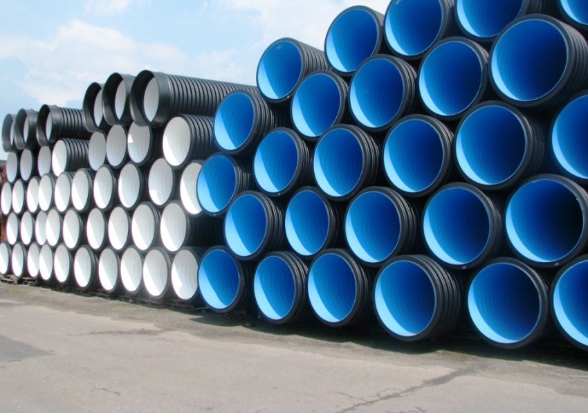 Długość jednoczęściowych plastikowych pierścieni może wynosić nawet 5 metrów, co znacznie upraszcza ich montaż Długość jednoczęściowych plastikowych pierścieni może wynosić nawet 5 metrów, co znacznie upraszcza ich montaż