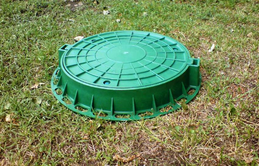 Plastikowe włazy do studni wykonane są z wytrzymałego polipropylenu, który nie blaknie na słońcu, nie koroduje i wytrzymuje szeroki zakres temperatur Plastikowe włazy do studni wykonane są z wytrzymałego polipropylenu, który nie blaknie na słońcu, nie koroduje i wytrzymuje szeroki zakres temperatur