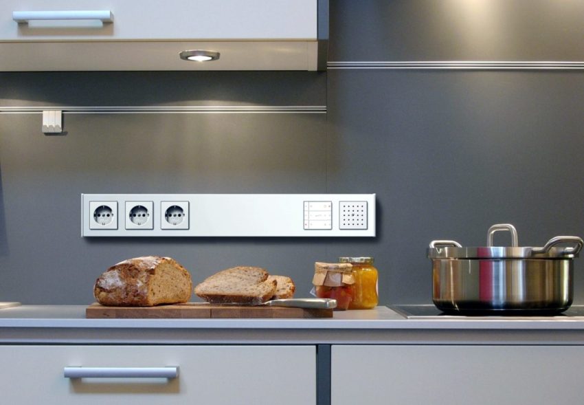 Lors de la conception du câblage électrique, il faut garder à l'esprit que les principales charges de courant tombent sur la cuisine Lors de la conception du câblage électrique, il faut garder à l'esprit que les principales charges de courant tombent sur la cuisine