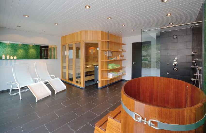 Mga pagpipilian sa layout kung saan ang banyo ng banyo ay magkakahiwalay na matatagpuan at nahahati sa maraming mga lugar ng pag-andar Mga pagpipilian sa layout kung saan ang banyo ng banyo ay magkakahiwalay na matatagpuan at nahahati sa maraming mga lugar ng pag-andar