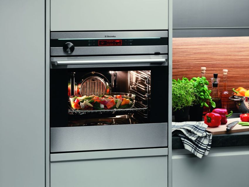 La posició al rànquing està influenciada per la presència o absència de funcions de forn com: convecció, el nombre de modes d’escalfament, cocció al vapor, etc. La posició al rànquing està influenciada per la presència o absència de funcions de forn com: convecció, el nombre de modes d’escalfament, cocció al vapor, etc.