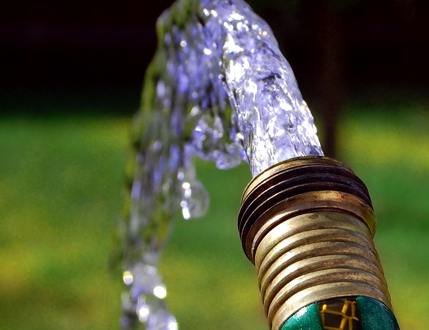 Ang komposisyon ng mahusay na tubig ay maaaring depende sa uri ng lupa at lalim ng pagbuo. Ang komposisyon ng mahusay na tubig ay maaaring depende sa uri ng lupa at lalim ng pagbuo.