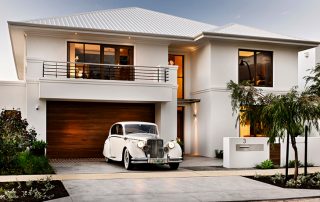 מוסך: תמונות של פנים וחוץ של מקום אוטומטי