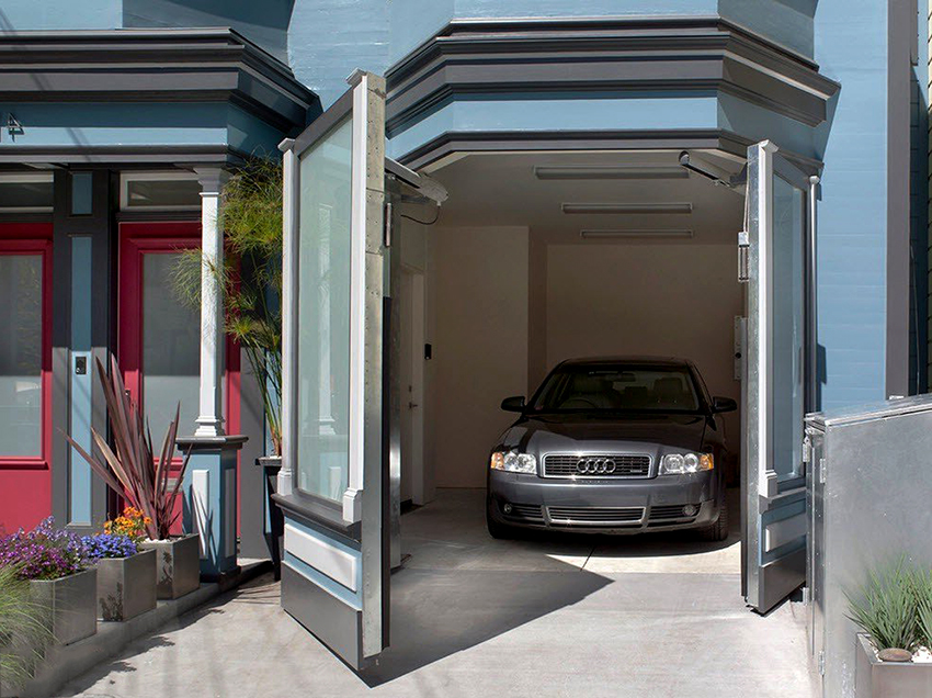 Pri odabiru tipa vrata potrebno je uzeti u obzir način otvaranja i veličinu slobodnog prostora ispred garaže Pri odabiru tipa vrata potrebno je uzeti u obzir način otvaranja i veličinu slobodnog prostora ispred garaže