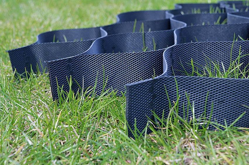 Hi ha diferents opcions per a reixes de gespa per a diferents tipus de terreny Hi ha diferents opcions per a reixes de gespa per a diferents tipus de terreny