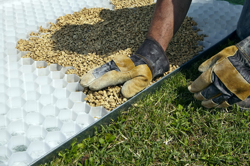 En triar una reixa de gespa, heu de donar preferència a fabricants coneguts En triar una reixa de gespa, heu de donar preferència a fabricants coneguts