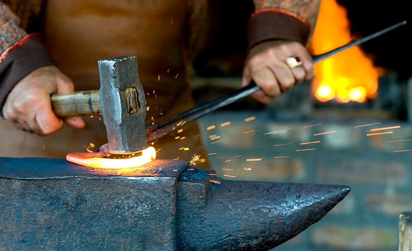 Výroba jednej konštrukcie môže v závislosti od zložitosti práce trvať jeden deň až niekoľko mesiacov. Výroba jednej konštrukcie môže v závislosti od zložitosti práce trvať jeden deň až niekoľko mesiacov.