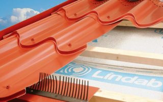 Tấm chắn hơi mái: các loại vật liệu chính và hiệu quả sử dụng