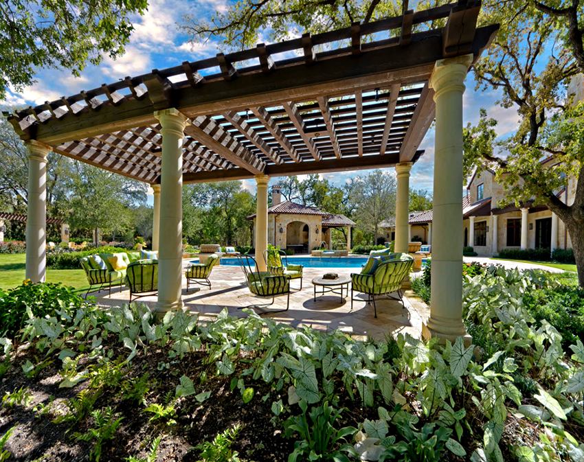 Rakennuksen muoto on tarpeen valita maiseman yleisen tyylin perusteella. Rakennuksen muoto on tarpeen valita maiseman yleisen tyylin perusteella.