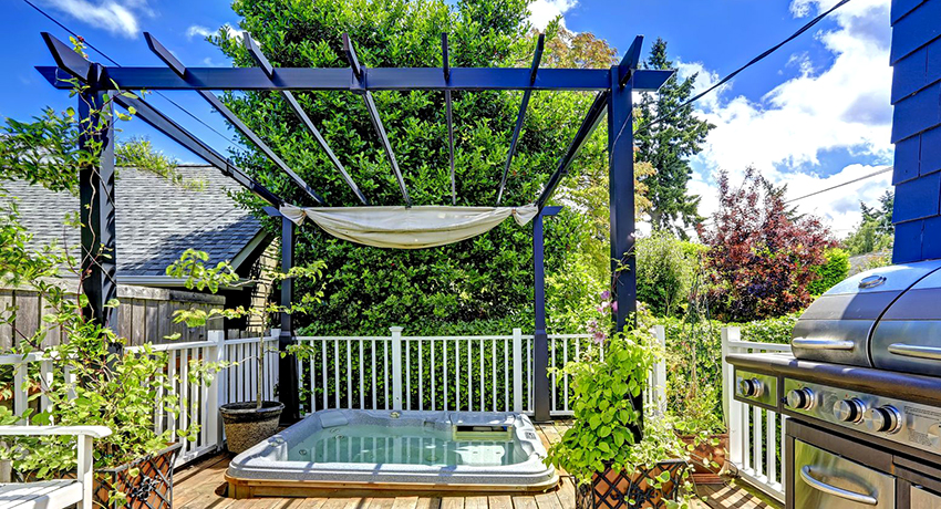 Pergola on rakenne, joka tukee kasveja ja koristaa aluetta DIY-pergola: tuki kasveille ja paikka mukavaan lepoon