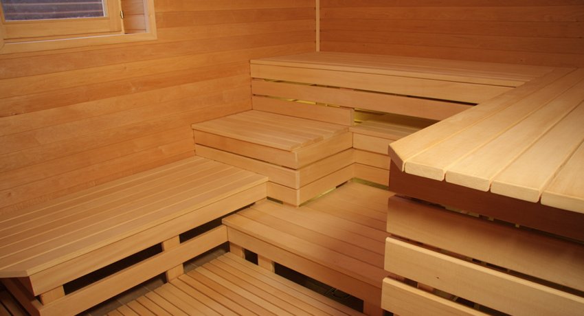 Det vil være å foretrekke å fylle og feste platene til rammen med tre negler eller pinner Det vil være å foretrekke å fylle og feste platene til rammen med tre negler eller pinner