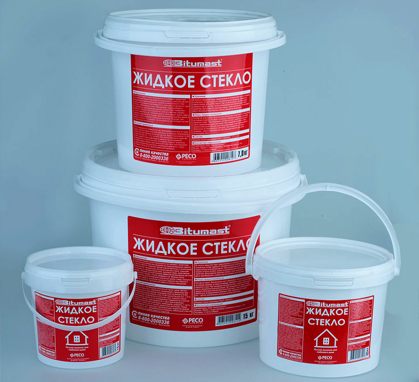 Bilang karagdagan sa mga dry mixture para sa waterproofing, mayroon ding mga likidong komposisyon Bilang karagdagan sa mga dry mixture para sa waterproofing, mayroon ding mga likidong komposisyon