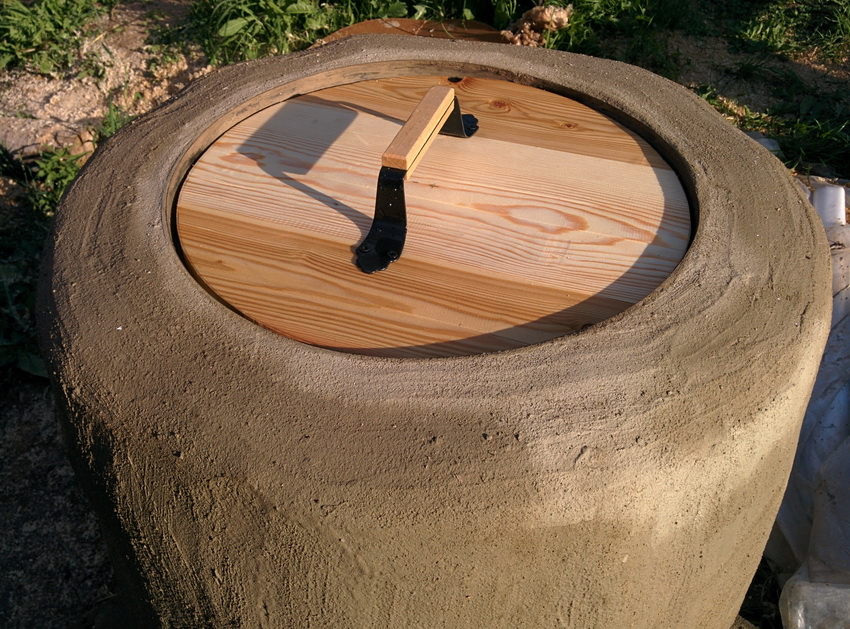 หลังจากคลุมด้วยดินแล้วโครงสร้างควรได้รับอนุญาตให้แห้งได้ดีและหลังจากนั้นควรทำการจุดไฟครั้งแรกเท่านั้น หลังจากคลุมด้วยดินแล้วโครงสร้างควรได้รับอนุญาตให้แห้งได้ดีและหลังจากนั้นควรทำการจุดไฟครั้งแรกเท่านั้น