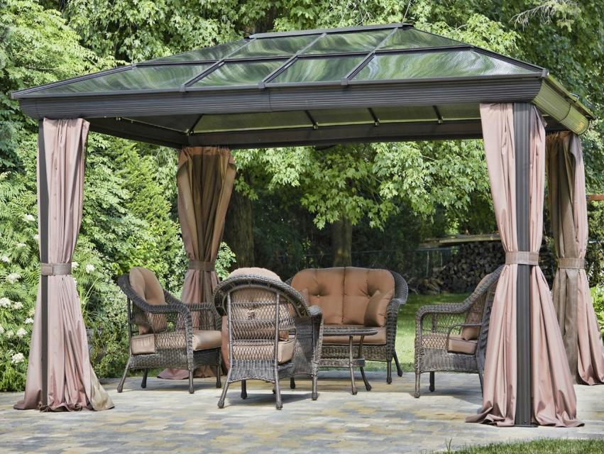 Gabungan polikarbonat dan kain kelihatan sangat cantik dalam reka bentuk gazebo Gabungan polikarbonat dan kain kelihatan sangat bagus dalam reka bentuk gazebo