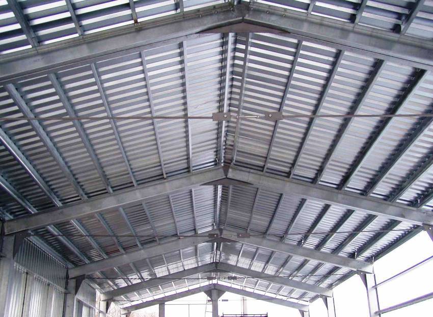 Dwuteownik 16, którego wymiary są w stanie zapewnić wysoką sztywność, służy do budowy konstrukcji z długotrwałymi obciążeniami statycznymi i projektowymi Dwuteownik 16, którego wymiary są w stanie zapewnić wysoką sztywność, służy do budowy konstrukcji z długotrwałymi obciążeniami statycznymi i projektowymi