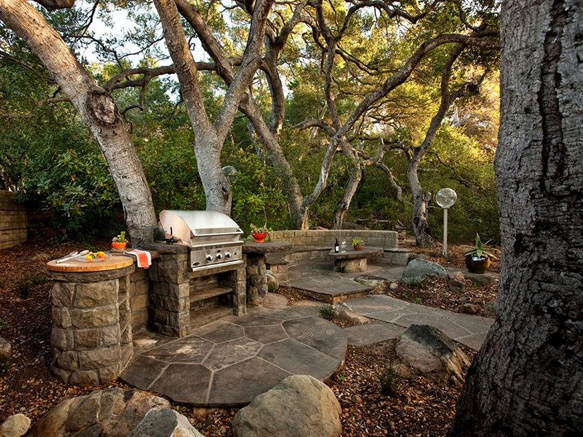 Selv en begynder kan lave et simpelt murstengrillkompleks med et opholdsområde Selv en begynder kan lave et simpelt murstengrillkompleks med et opholdsområde