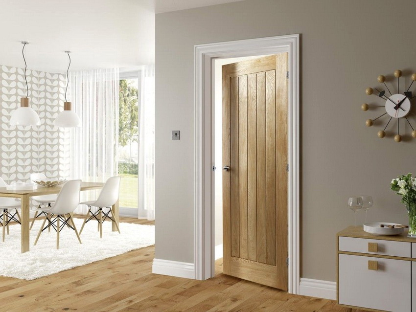 Each type of wood has its own characteristics, depending on which it is determined where the doors will be installed Each type of wood has its own characteristics, depending on which it is determined where the doors will be installed