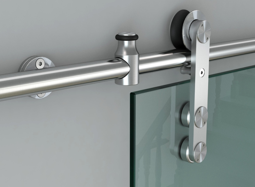 Lukning og åbning af skydedøre udføres af ruller, der er placeret i bunden eller toppen af strukturen Lukning og åbning af skydedøre udføres af ruller, der er placeret i bunden eller toppen af strukturen