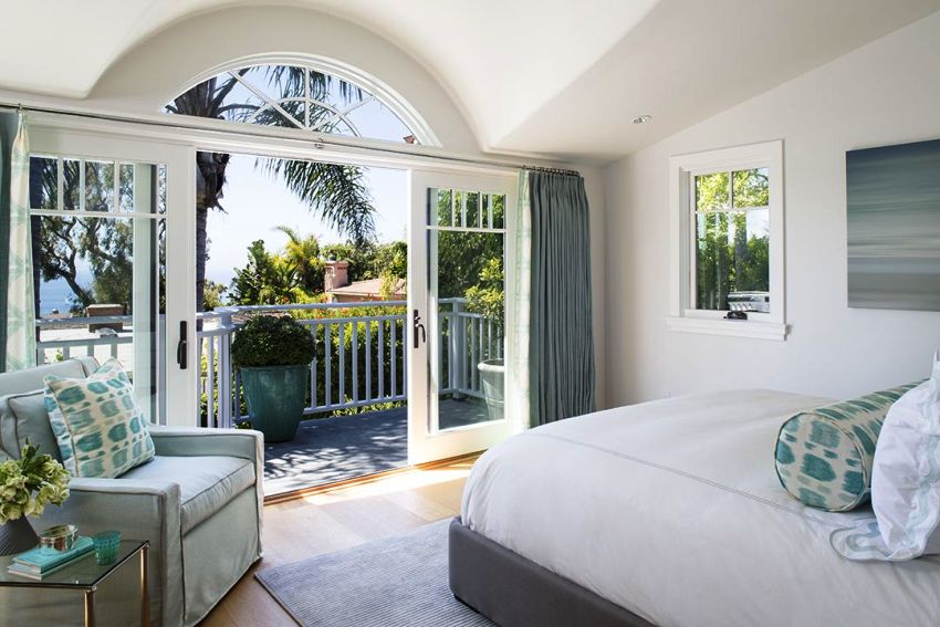 Gennemsigtige skydedøre er et must, hvis du har en malerisk udsigt fra balkonen Gennemsigtige skydedøre er et must, hvis du har en malerisk udsigt fra balkonen