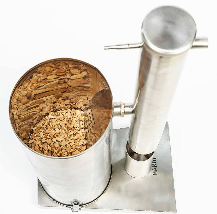 Tijelo može biti izrađeno od široke metalne cijevi ili zavareno od metalnih dijelova Tijelo može biti izrađeno od široke metalne cijevi ili zavareno od metalnih dijelova