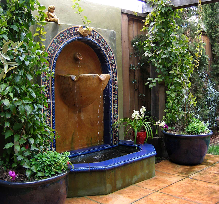 Skålen med fontenen må systematisk rengjøres for plakett og kontrolleres for sprekker og riper. Skålen med fontenen må systematisk rengjøres for plakett og kontrolleres for sprekker og riper.