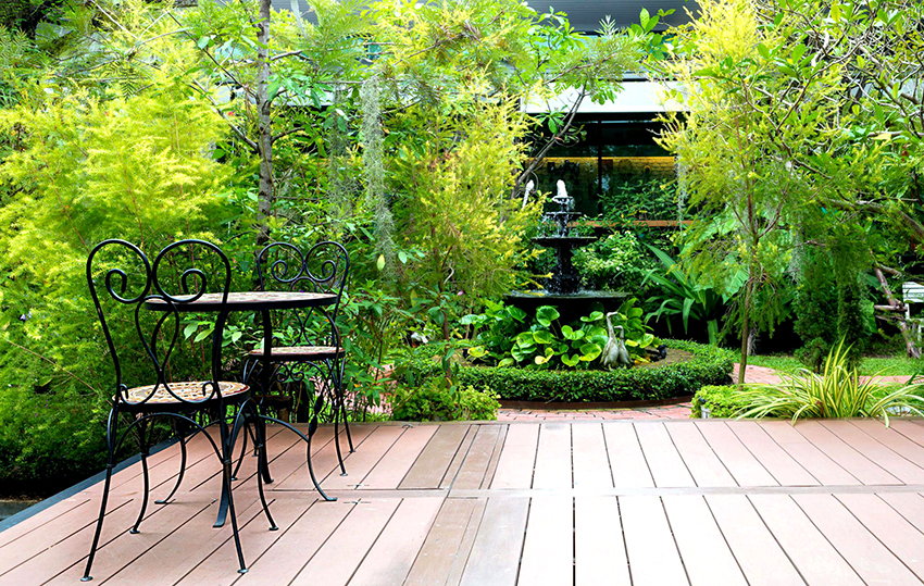 It is pleasant to spend time near the fountain in a hot period, as it optimizes the humidity and temperature around It is pleasant to spend time near the fountain in a hot period, as it optimizes the humidity and temperature around