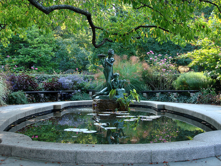 It is necessary to carefully consider the appearance of the fountain so that it fits into the overall design on the site It is necessary to carefully consider the appearance of the fountain so that it fits into the overall design on the site