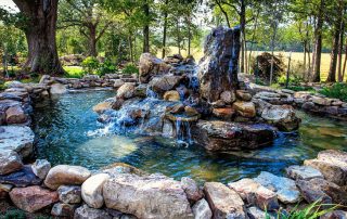 Tee-se-itse-suihkulähde maassa: kirkas aksentti esikaupunkialueiden suunnittelussa