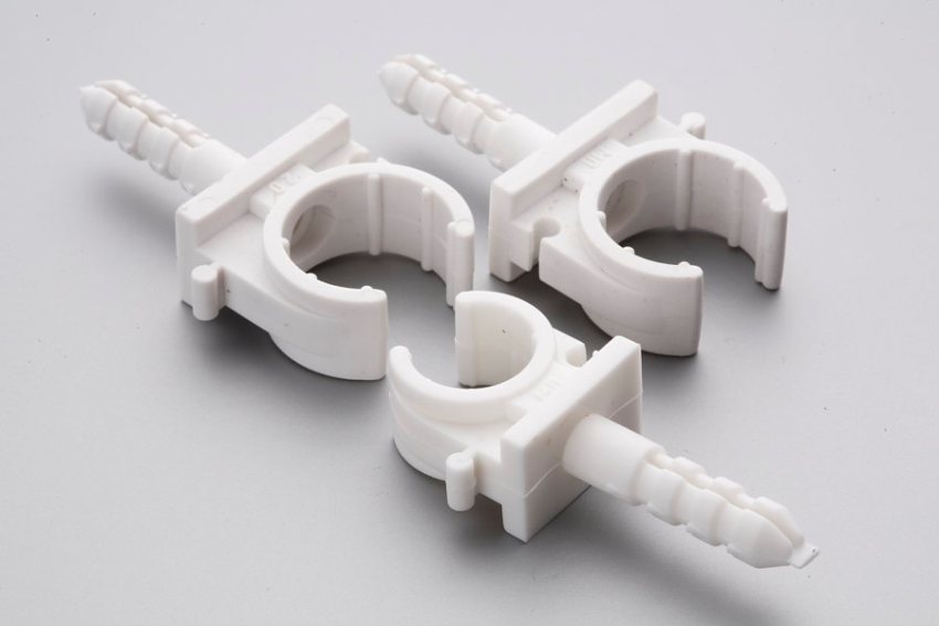 Kẹp được chọn tùy thuộc vào đường kính của ống tôn Kẹp được chọn tùy thuộc vào đường kính của ống tôn