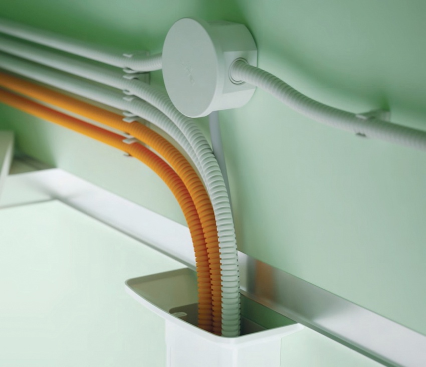 Cắt tỉa cung cấp thêm lớp cách ẩm cho hệ thống dây điện, điều này rất quan trọng đối với các phòng có độ ẩm cao Cắt tỉa cung cấp thêm lớp cách ẩm cho hệ thống dây điện, điều này rất quan trọng đối với các phòng có độ ẩm cao