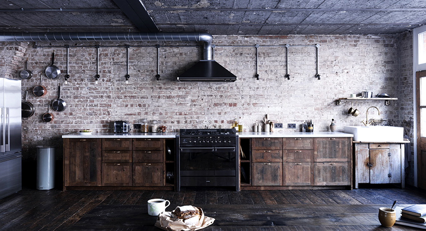 ส่วนใหญ่มักใช้ท่ออลูมิเนียมแบบยืดหยุ่นสำหรับฝากระโปรงราคาเฉลี่ยอยู่ที่ 140-180 รูเบิล ต่อ r. ม