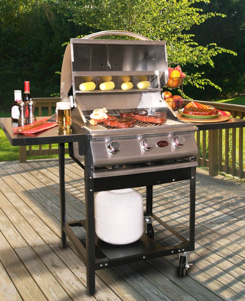 Et akseptabelt alternativ for en stor familie er en overdimensjonert elektrisk grill som samtidig kan tilberede 12-15 porsjoner Et akseptabelt alternativ for en stor familie er en overdimensjonert elektrisk grill som kan tilberede 12-15 porsjoner samtidig