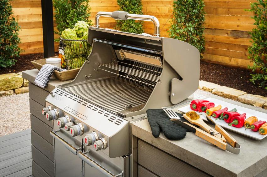 En viktig fordel med grillen er muligheten til å tilberede et tilstrekkelig stort antall retter samtidig. En viktig fordel med grillen er muligheten til å tilberede et tilstrekkelig stort antall retter samtidig.