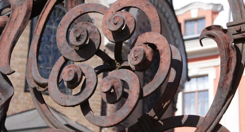 Metódou kovania za studena môžete vytvárať neuveriteľne krásne výrobky. DIY kovanie za studena ako samostatná forma umenia