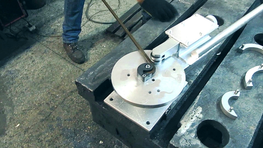 Kované predmety môžete vytvárať pomocou nástrojov na svietenie a twister Kované predmety môžete vytvárať pomocou nástrojov na svietenie a twister