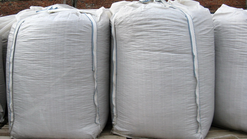 Lutul expandat ambalat în saci este mai convenabil în transport Lutul expandat ambalat în saci este mai convenabil în transport