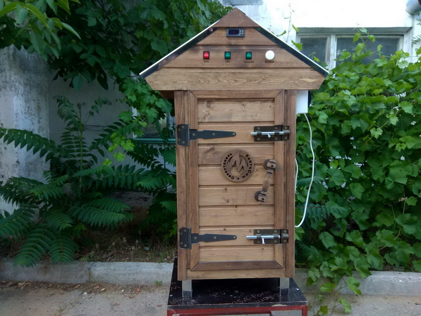 היתרון של המעשנה החשמלית הוא שניתן להתקין אותה בכל מקום נגיש בו ניתן להתחבר לרשת היתרון של המעשנה החשמלית הוא שניתן להתקין אותה בכל מקום נגיש בו ניתן להתחבר לרשת