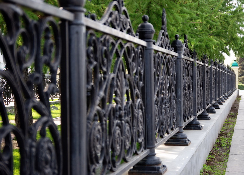 โครงสร้างปลอมขนาดใหญ่มีราคาแพงมาก แต่ใช้งานได้นานหลายทศวรรษ โครงสร้างปลอมขนาดใหญ่มีราคาแพงมาก แต่ใช้งานได้นานหลายทศวรรษ