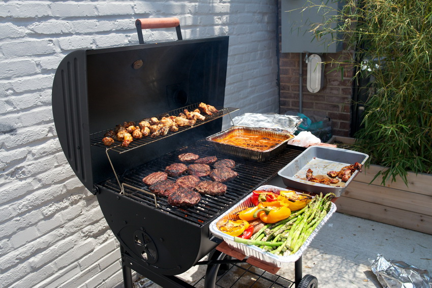 Le canon est excellent comme base pour créer un brasero, un fumoir ou un fumeur Le canon est excellent comme base pour créer un brasero, un fumoir ou un fumeur