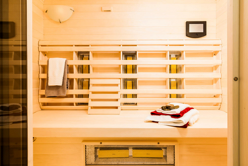 يمكن تجهيز غرفة تغيير الملابس بشماعات أصلية للملابس والمناشف يمكن تجهيز غرفة تغيير الملابس بشماعات أصلية للملابس والمناشف