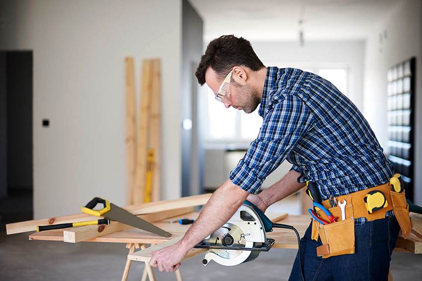 Kaikki tarvittavat yksityiskohdat huonekaluihin leikataan laudoista ja palkeista Kaikki tarvittavat yksityiskohdat huonekaluihin leikataan laudoista ja palkeista