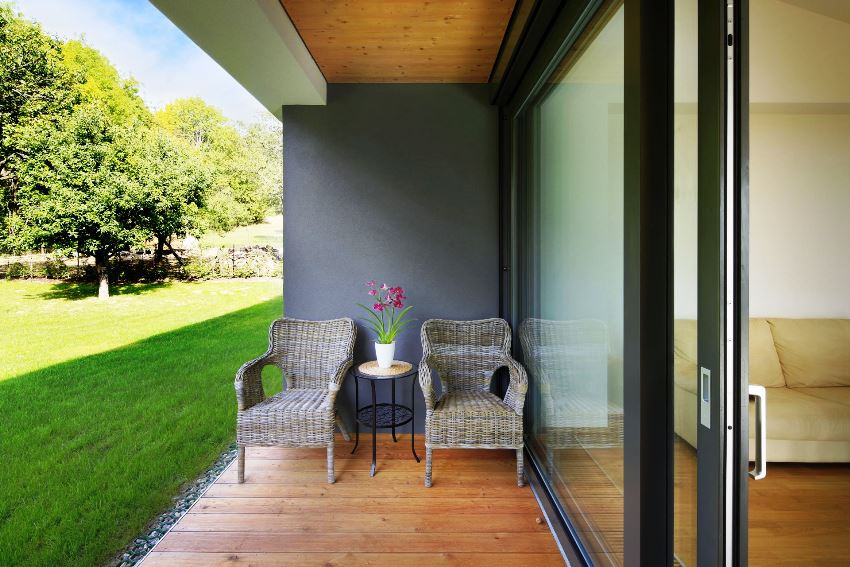 Møbler vinstokke kan lyses eller formørkes Møbler vinstokke kan lyses eller formørkes