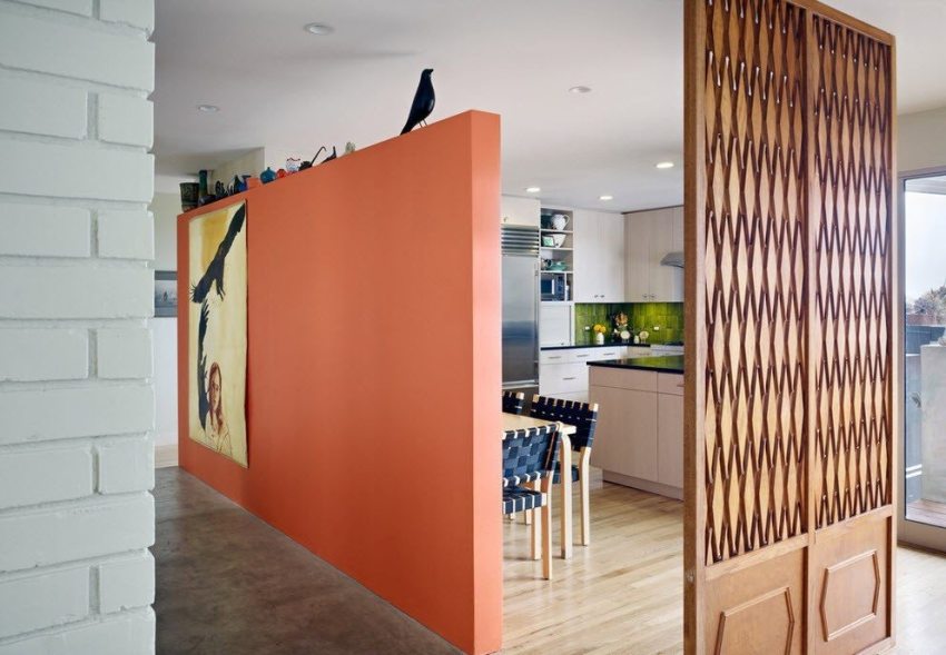 התקנת מחיצות טיח דקורטיביות אינה גורמת לקשיים מיוחדים התקנת מחיצות טיח דקורטיביות אינה גורמת לקשיים מיוחדים