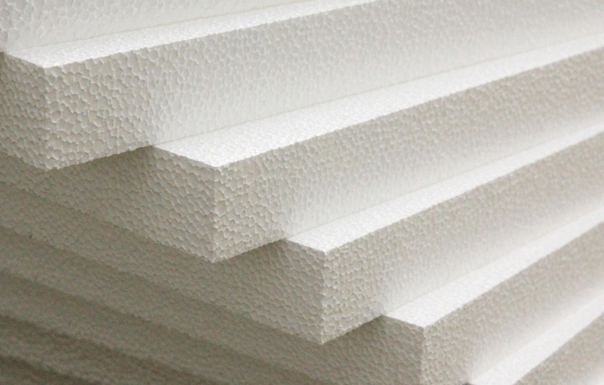 يجب أن تتمتع المادة بقوة شد لا تقل عن 100 كيلو باسكال وكثافة من 15 إلى 25 كجم / م 3 يجب أن تتمتع المادة بقوة شد لا تقل عن 100 كيلو باسكال وكثافة من 15 إلى 25 كجم / م 3